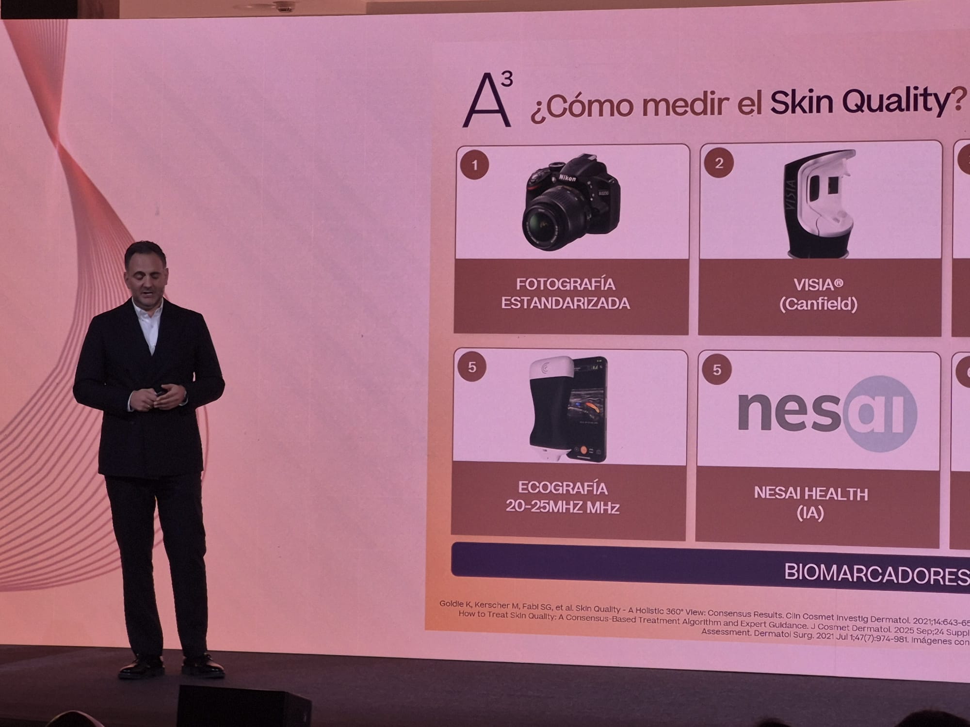 Dr. Carlos Morales mencionando Nesai en el evento A3 de Allergan Aesthetics 2026
